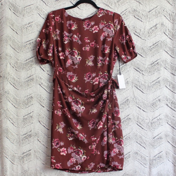 Astr Dresses & Skirts - NWT ASTR the label Burgundy Floral Dress